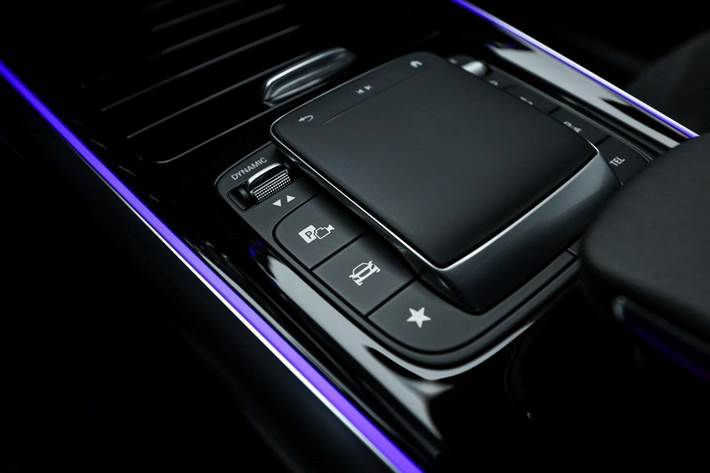 Sort Mercedes EQA250 fra 2023