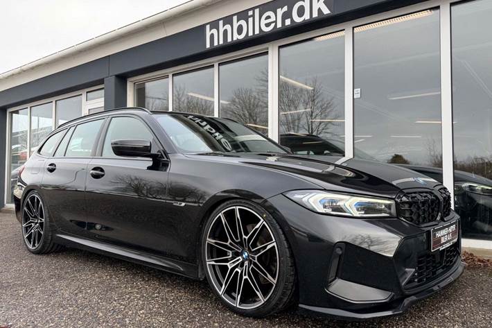 Sort BMW 330e fra 2023