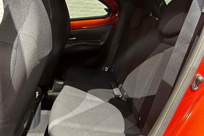 Rød Toyota Aygo X fra 2022