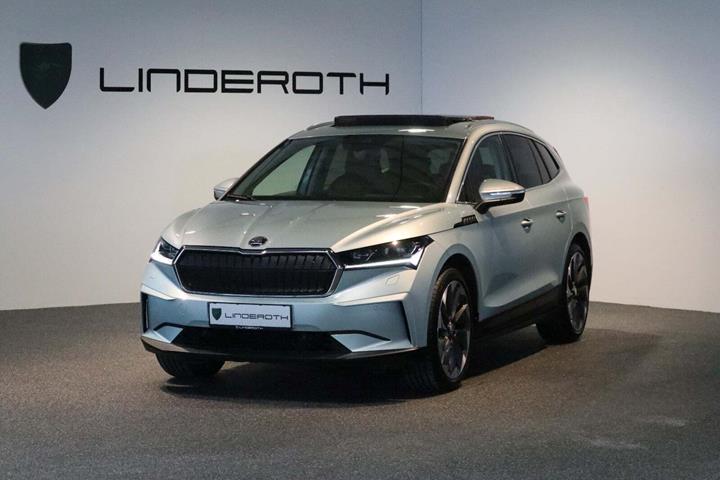 Grøn Skoda Enyaq fra 2022 set udefra