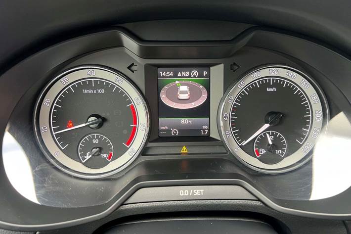 Sort Skoda Octavia fra 2018