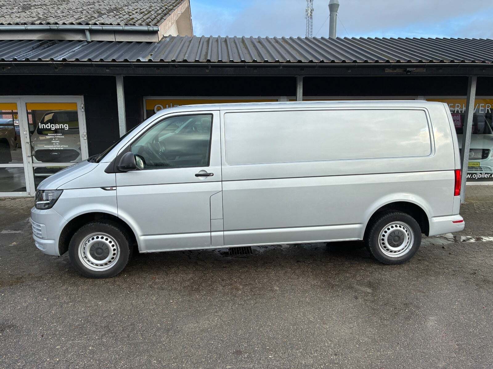 VW Transporter 2,0 TDi 150 Kassevogn lang