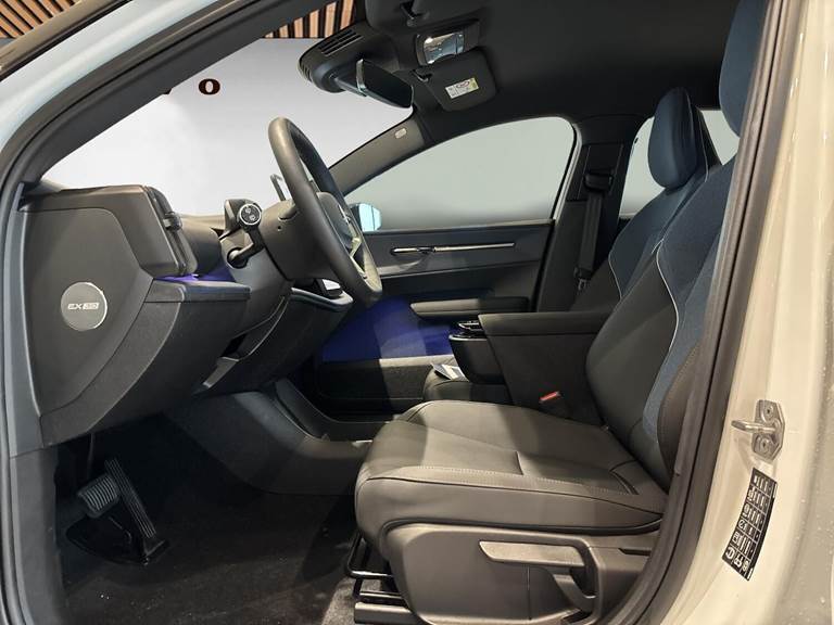 Volvo EX30 Extended Range Plus