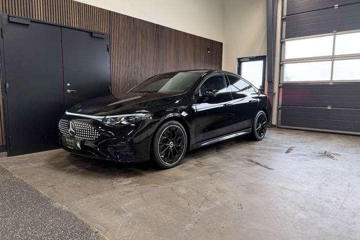 Sort Mercedes CLA250+ fra 2025