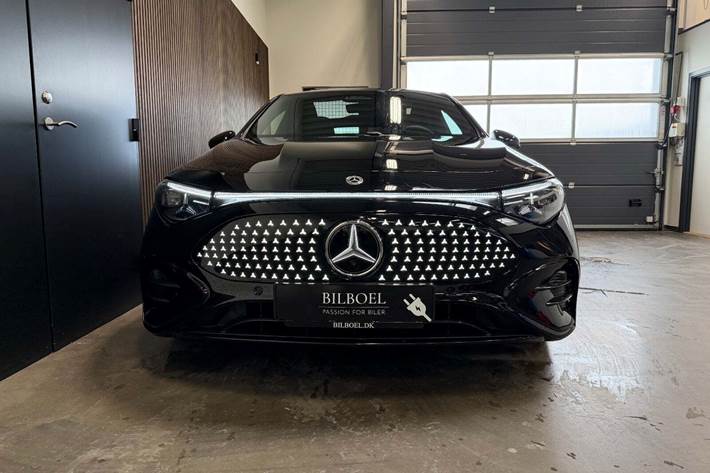Sort Mercedes CLA250+ fra 2025