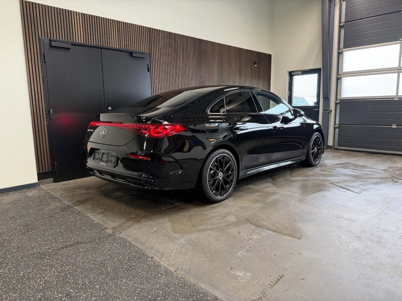 Sort Mercedes CLA250+ fra 2025