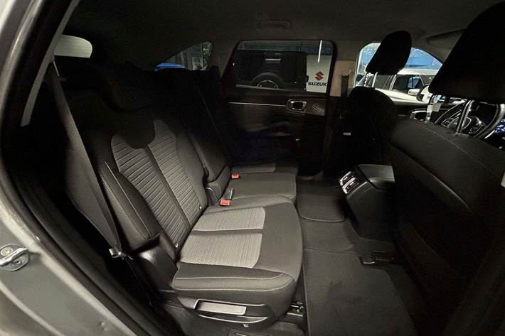 Sølv Kia Sorento fra 2022