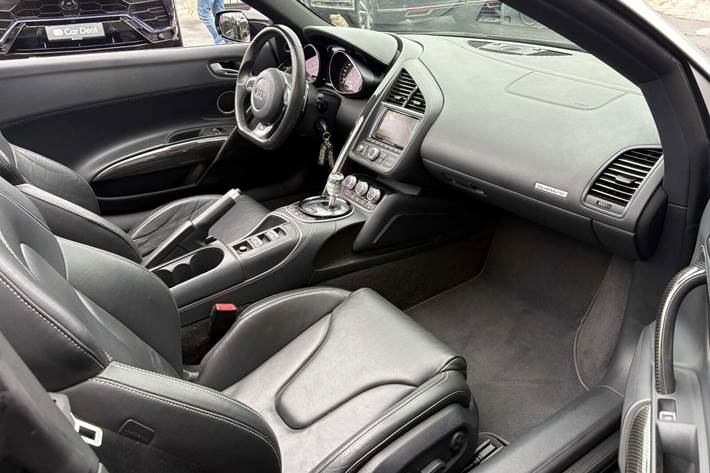 Sort Audi R8 fra 2014