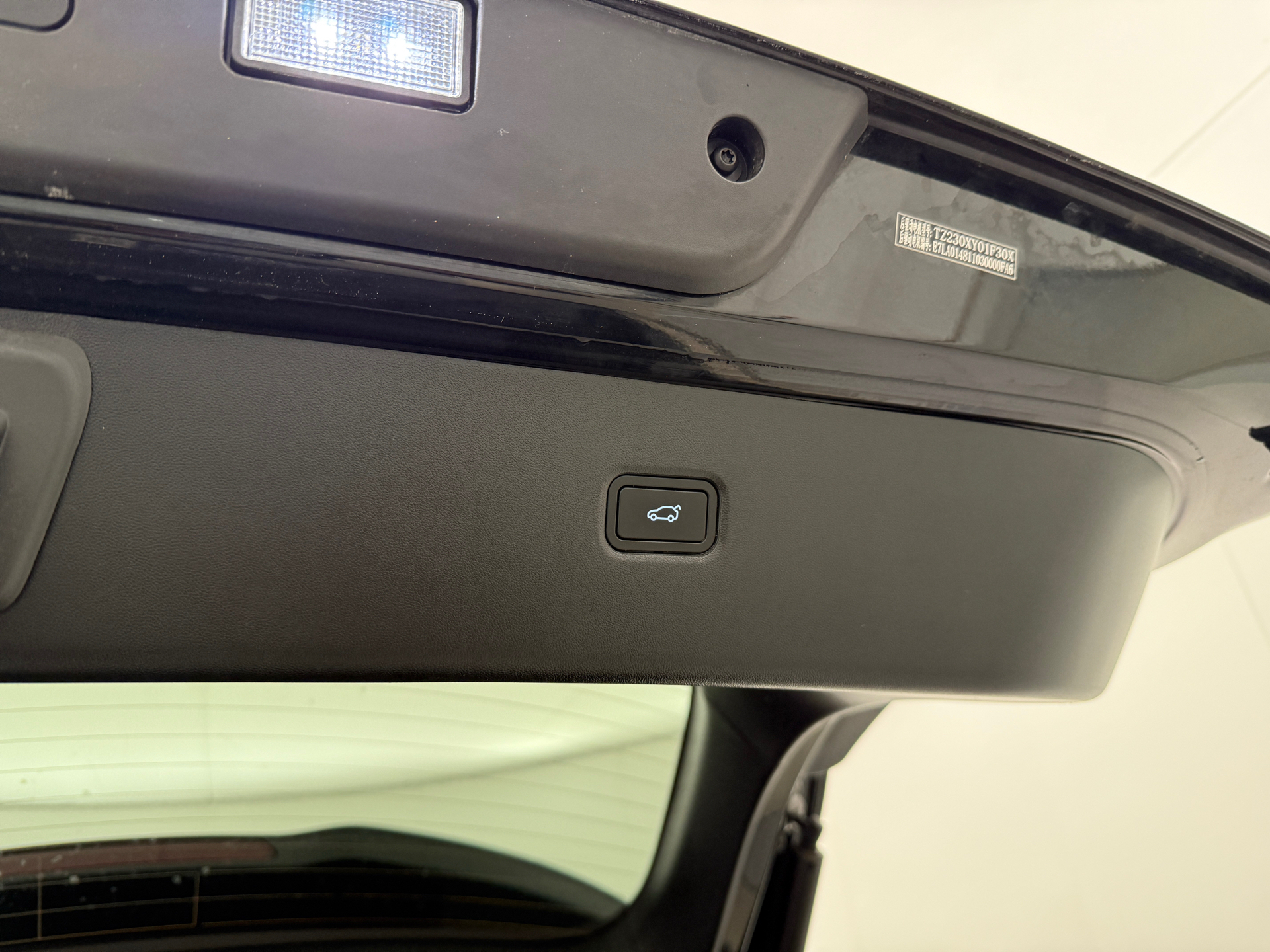 Sort Xpeng G6 fra 2025