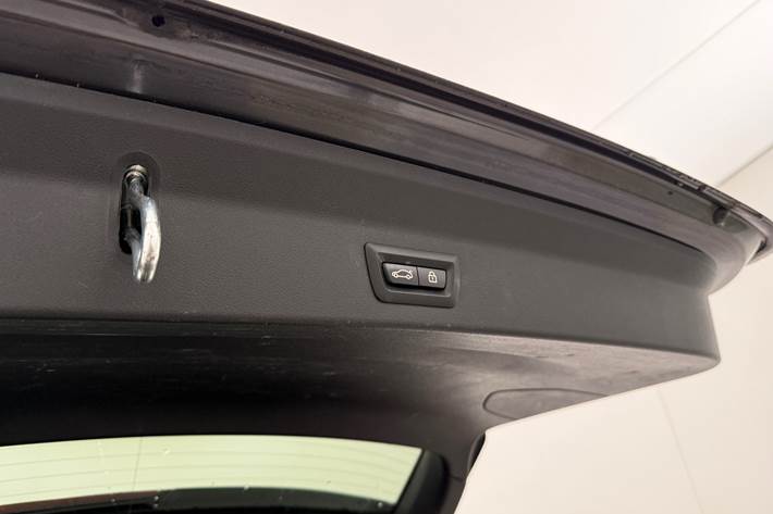 Grå BMW iX3 fra 2021