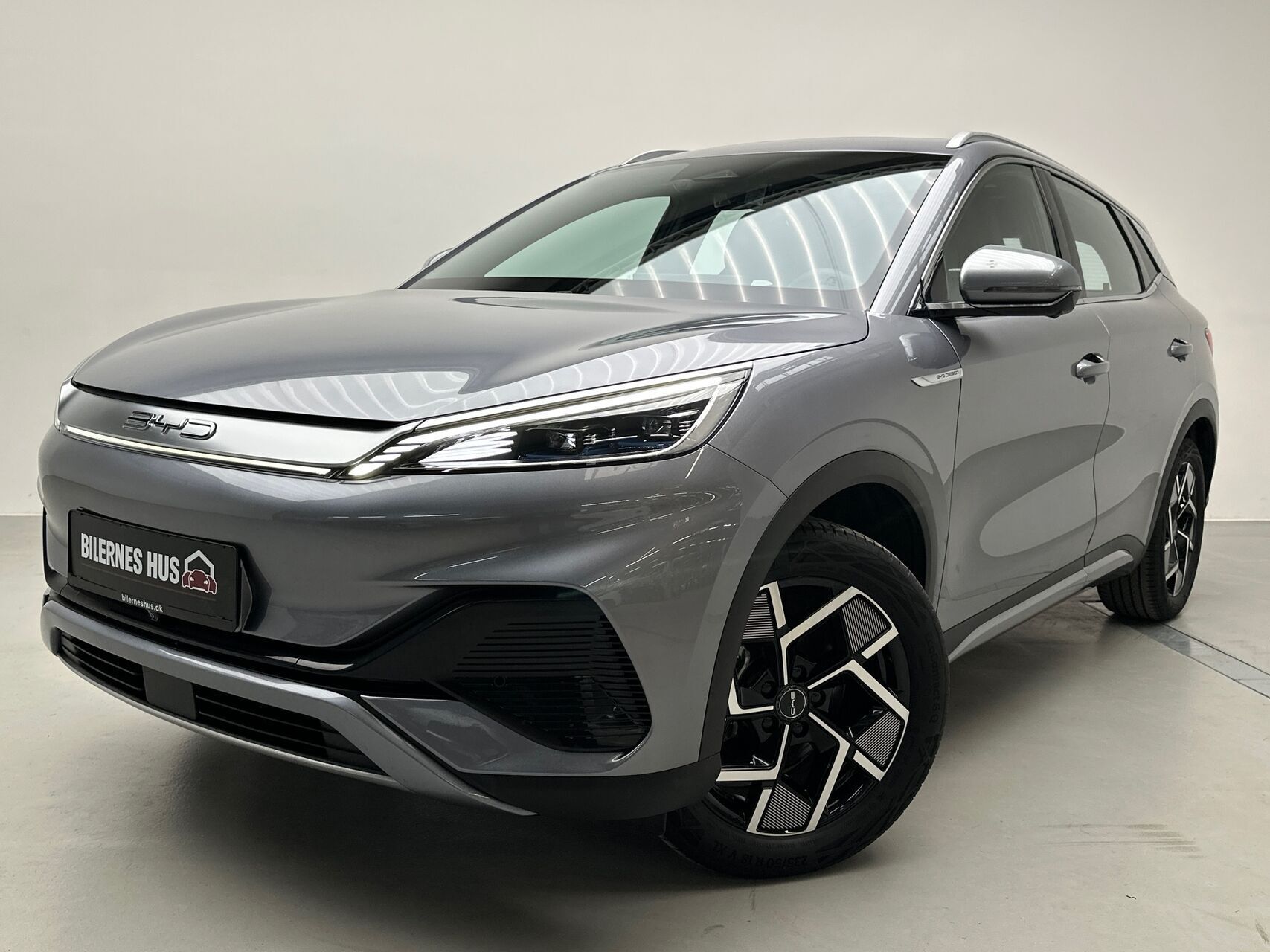 Grå BYD Atto 3 fra 2023