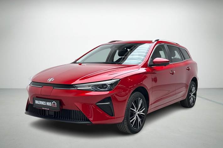 Rød MG MG5 Electric fra 2022 set udefra