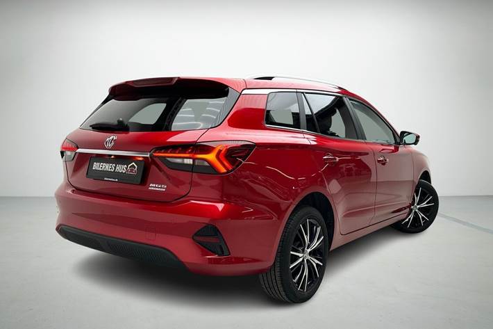 Rød MG MG5 Electric fra 2022