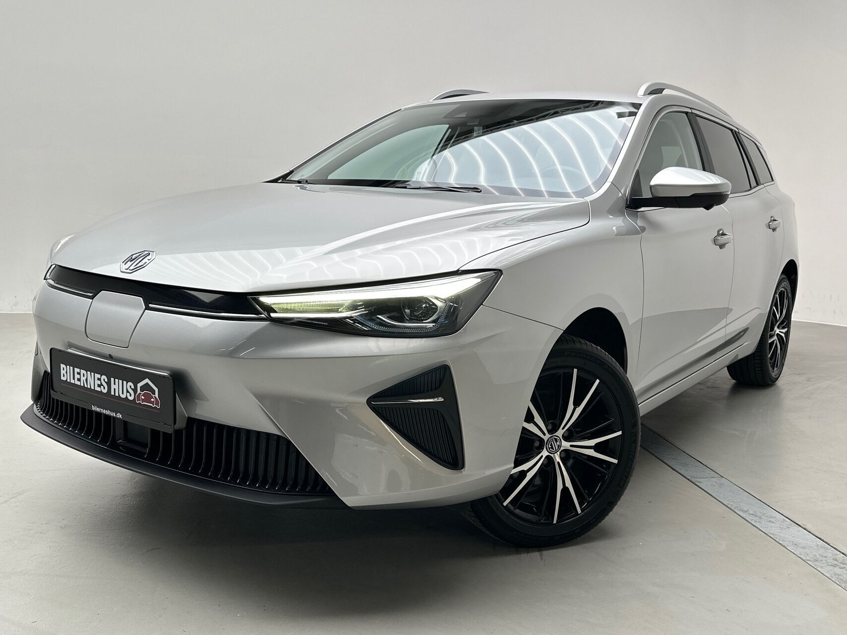 Grå MG MG5 Electric fra 2022