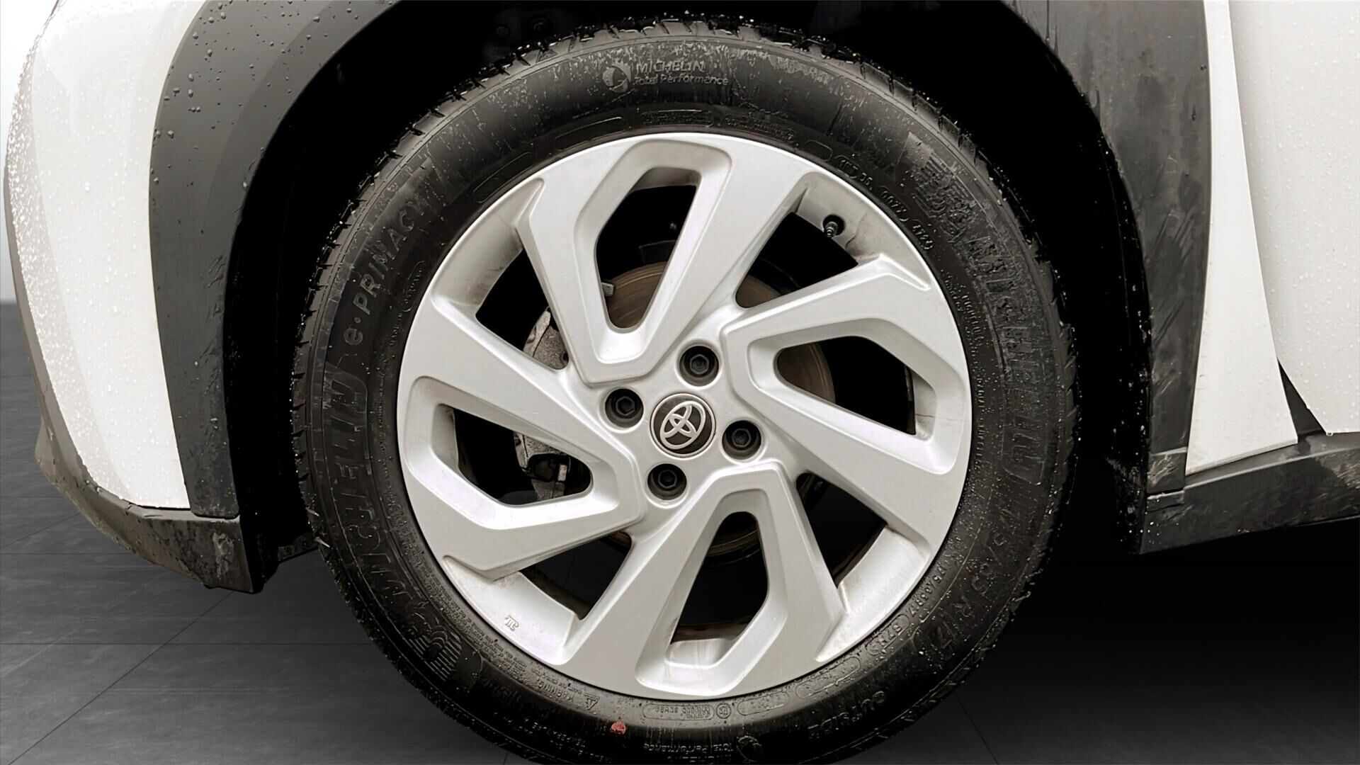 Hvid Toyota Aygo X fra 2025