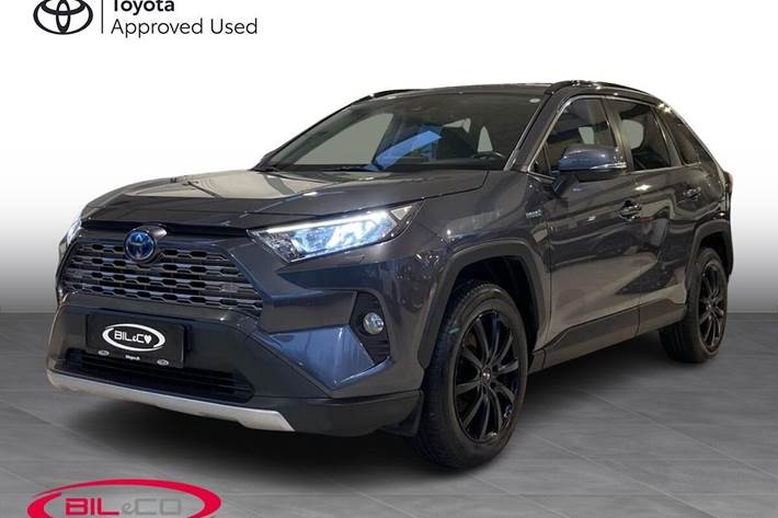 Grå Toyota RAV4 fra 2019 set udefra
