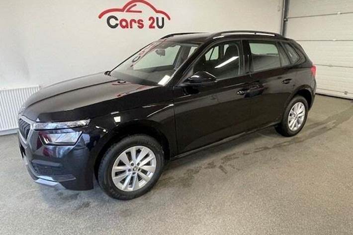 Sort Skoda Kamiq fra 2021 set udefra