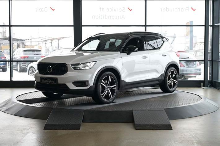 Hvid Volvo XC40 fra 2019 set udefra