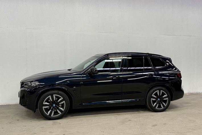 Sort BMW iX3 fra 2022