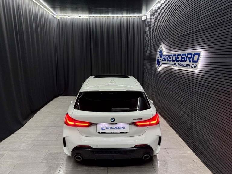 BMW M135i 2,0 Connected xDrive aut.