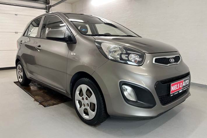 Grå Kia Picanto fra 2013