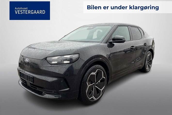 Sort Ford Capri fra 2025 set udefra