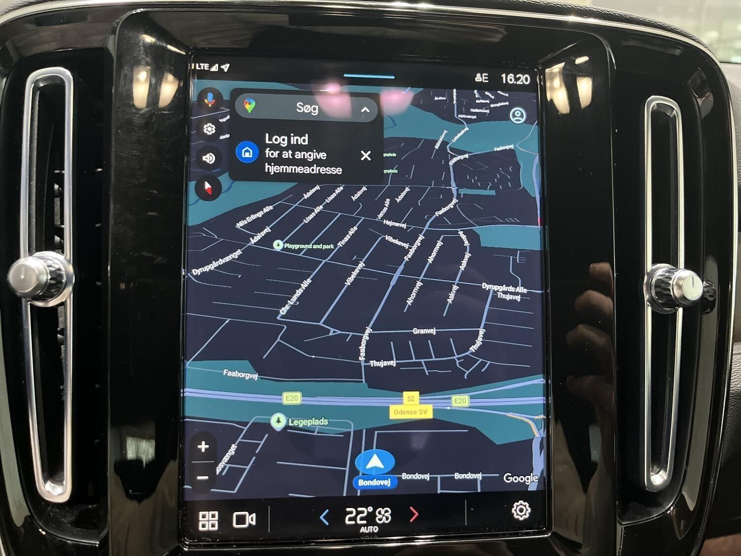 Hvid Volvo XC40 fra 2023