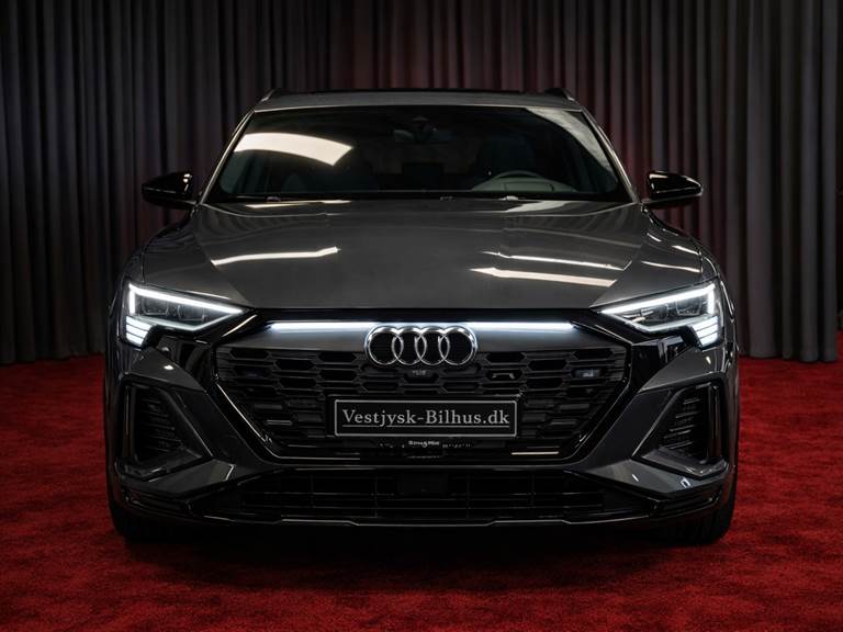 Audi Q8 e-tron 55 S-line quattro