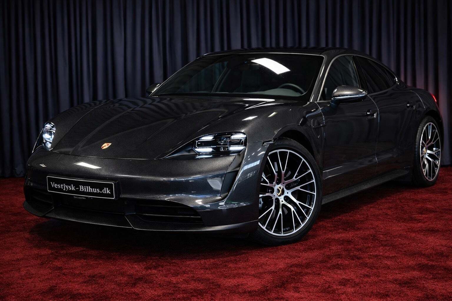 Porsche Taycan Performance+