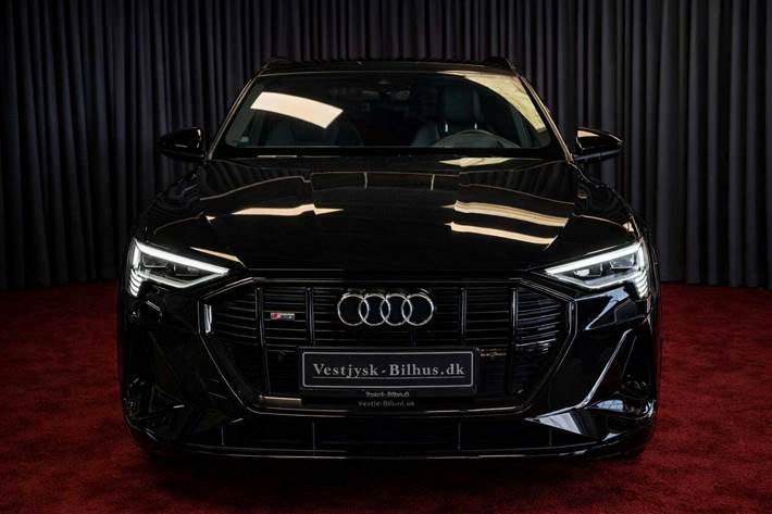 Sort Audi e-tron fra 2022