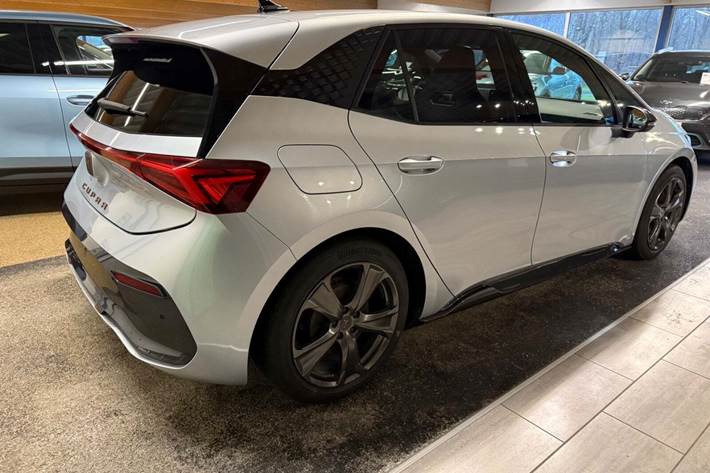 Sølv Cupra Born fra 2022