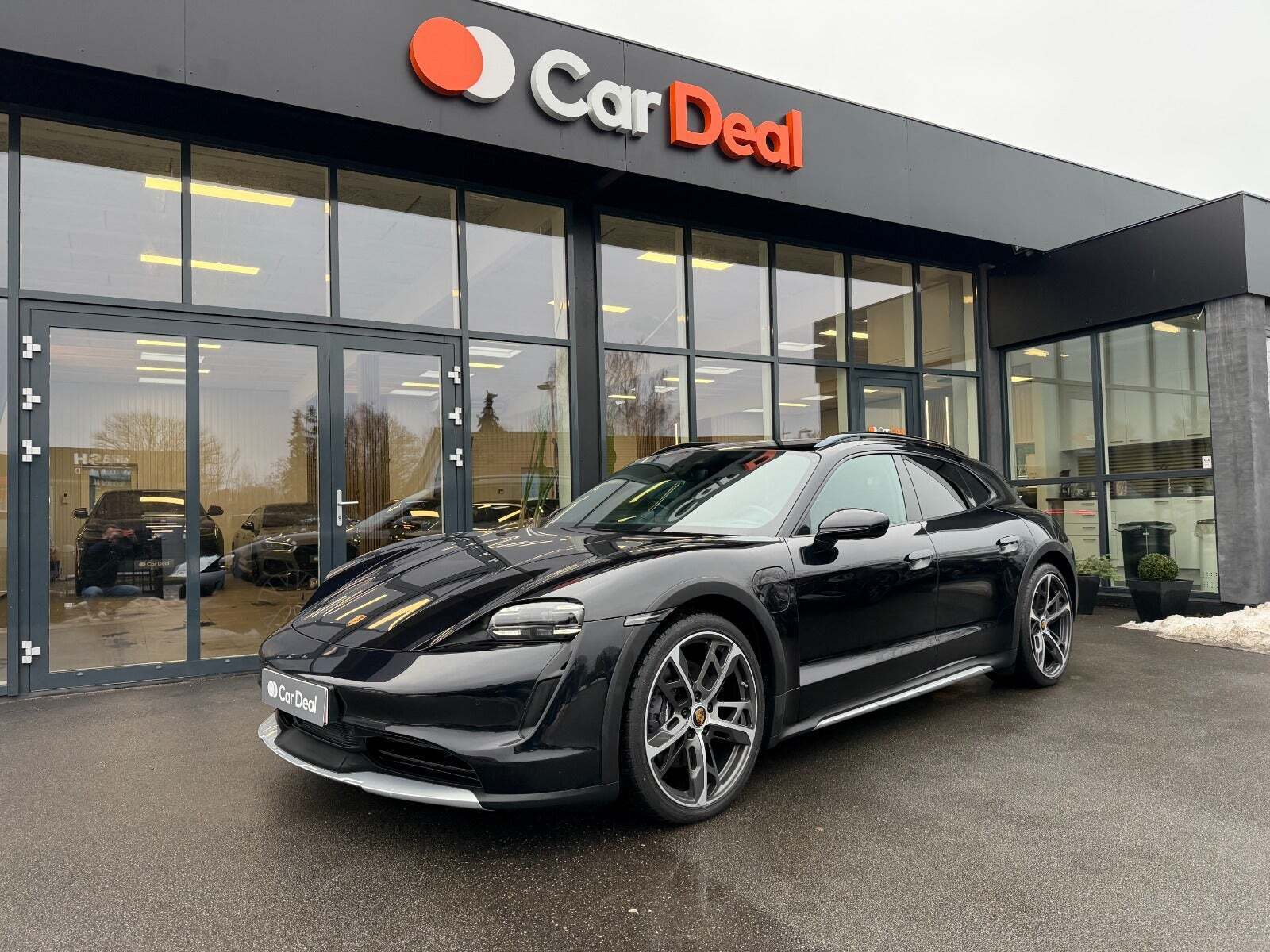 Porsche Taycan 4 Performance+ Cross Turismo