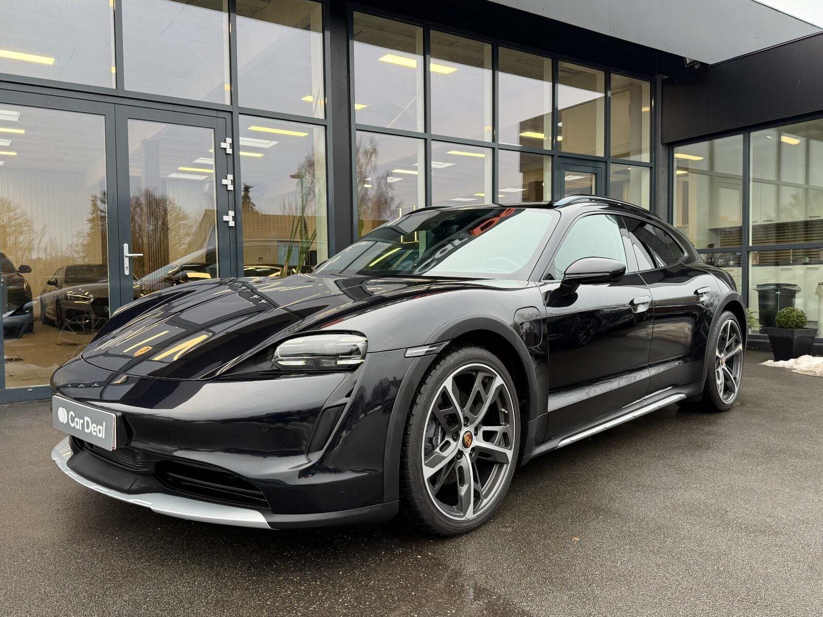 Porsche Taycan 4 Performance+ Cross Turismo