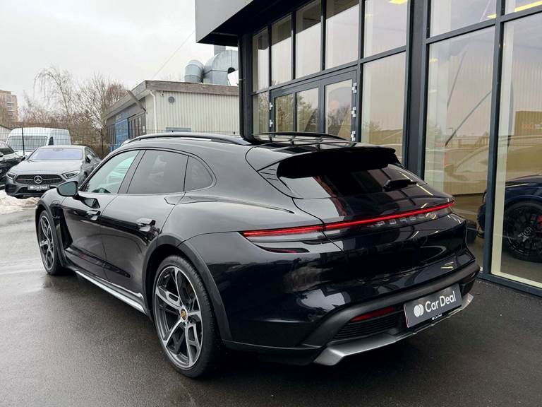 Porsche Taycan 4 Performance+ Cross Turismo