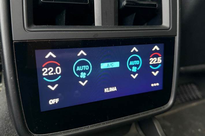 Sort Porsche Taycan 4 fra 2021