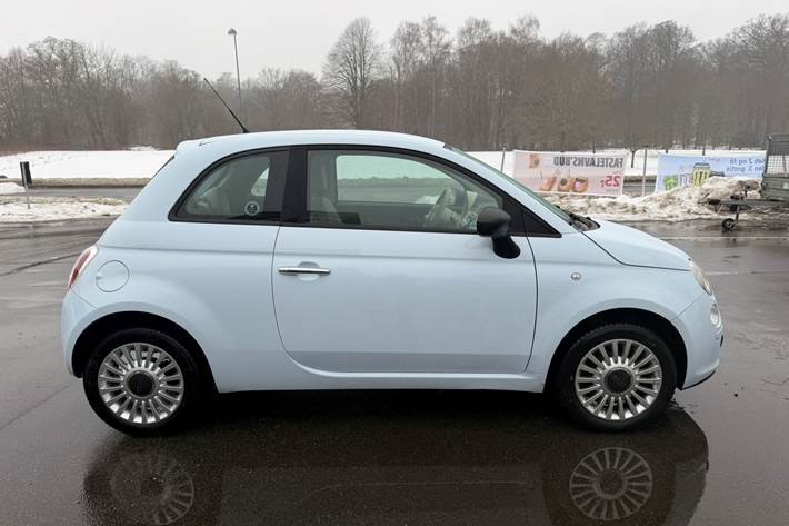 Blå Fiat 500 fra 2011