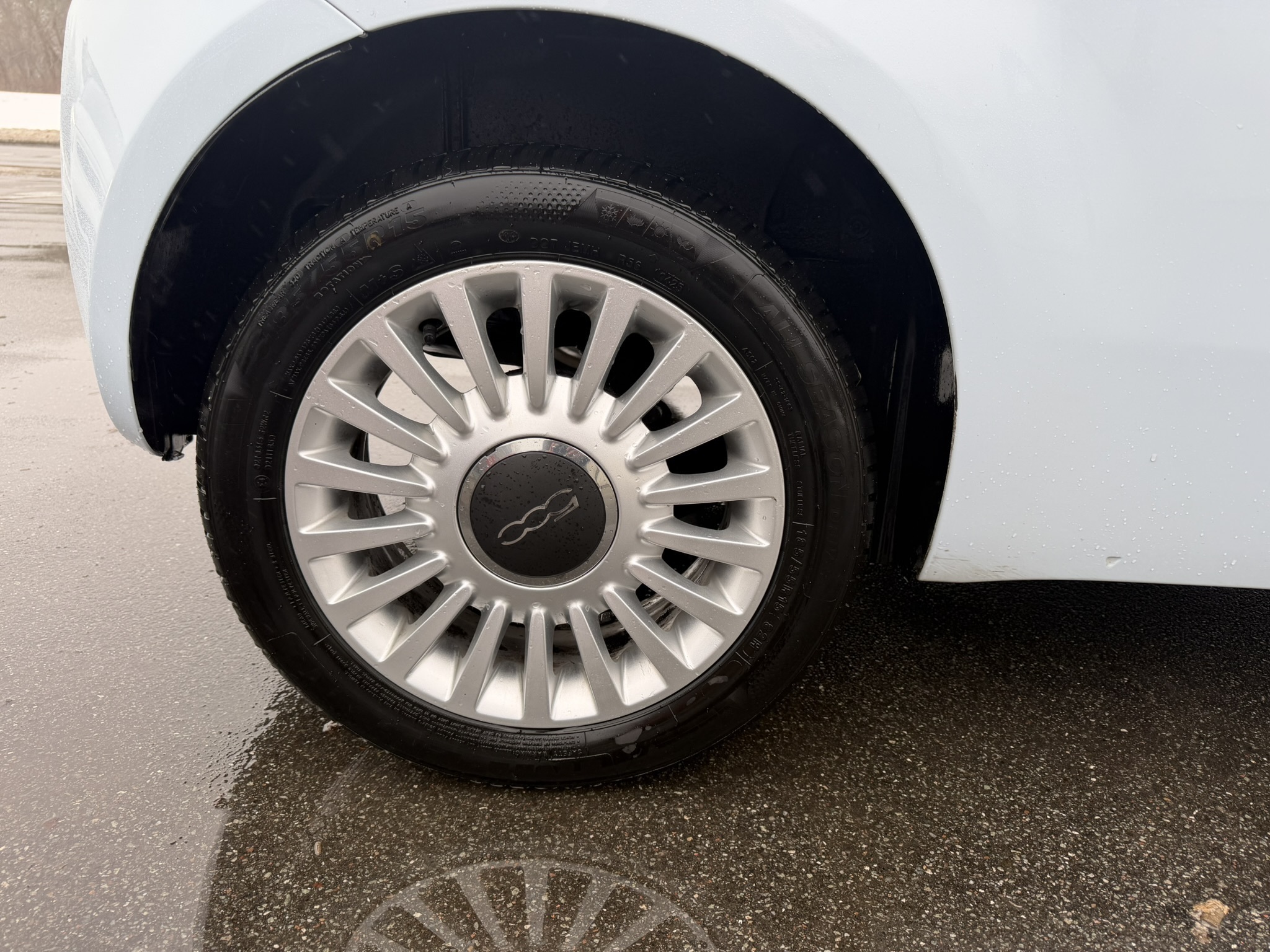 Blå Fiat 500 fra 2011