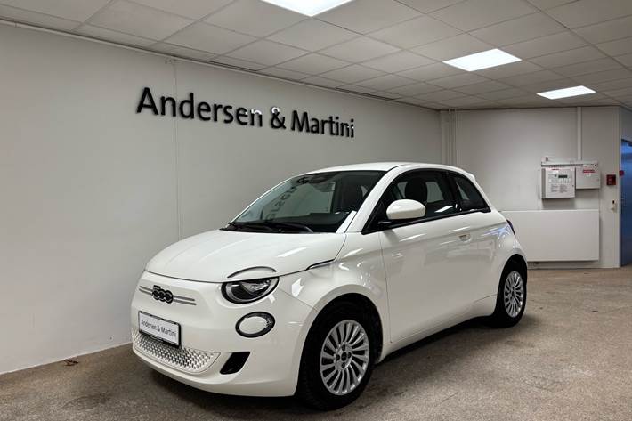 Hvid Fiat 500e fra 2023