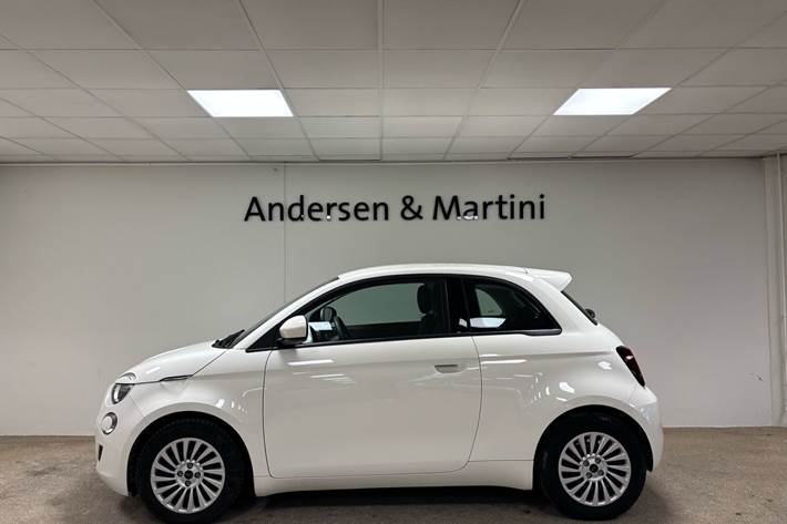 Hvid Fiat 500e fra 2023