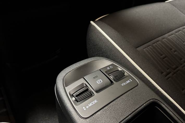 Hvid Fiat 500e fra 2023