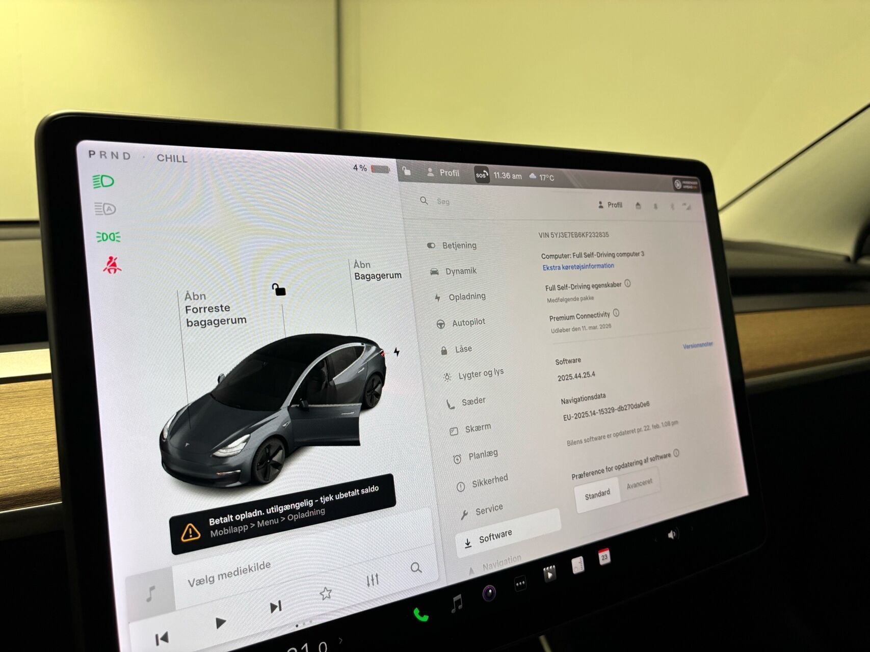 Grå Tesla Model 3 fra 2019