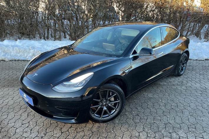 undefined Tesla Model 3 fra 2019 set udefra