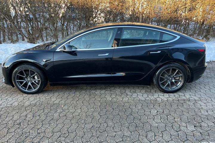 undefined Tesla Model 3 fra 2019