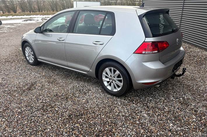 Sølv VW Golf VII fra 2017