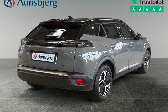 Grå Peugeot e-2008 fra 2025