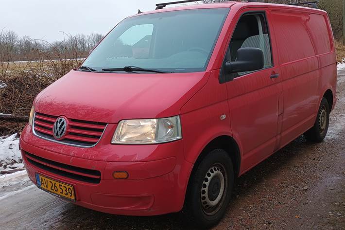 Rød VW Transporter fra 2010