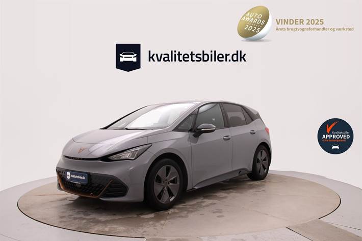 Grå Cupra Born fra 2022 set udefra