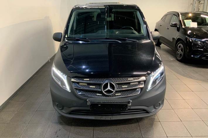 Sort Mercedes Vito 114 fra 2017