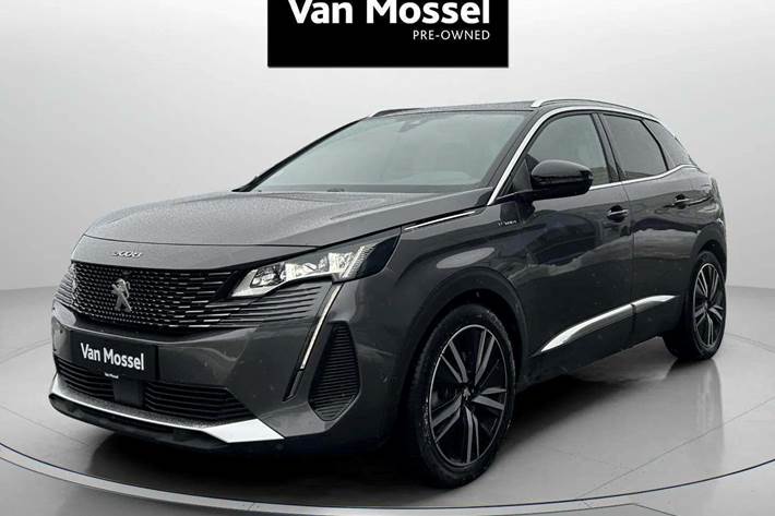 Grå Peugeot 3008 fra 2020 set udefra