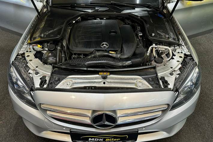 Sølv Mercedes C200 fra 2018